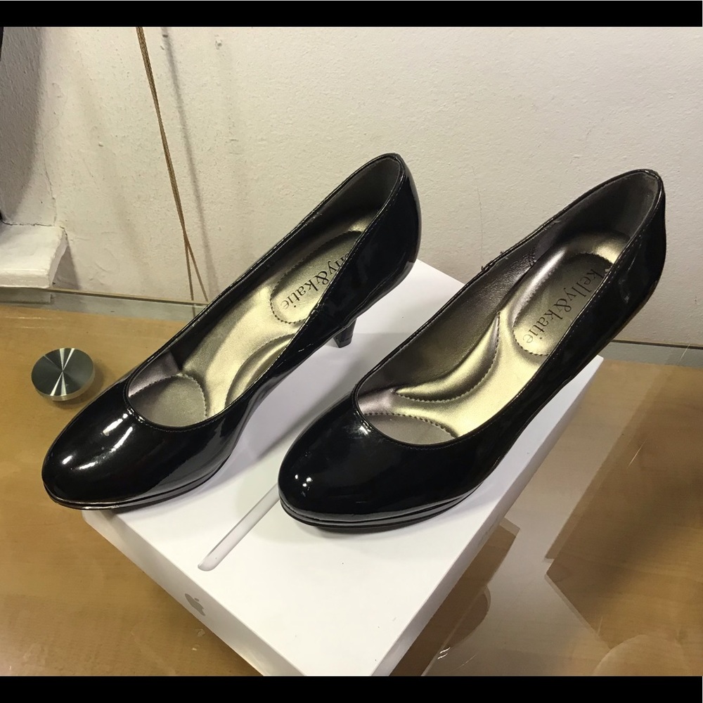 Beautiful Kelly & Katie heels shoes.